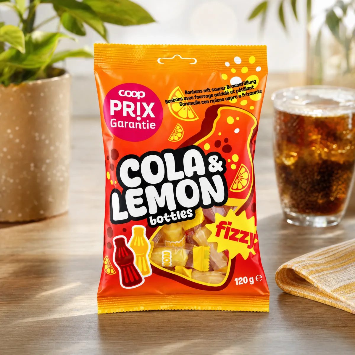Cola und Lemon Bonbons als Handelsmarke von Coop